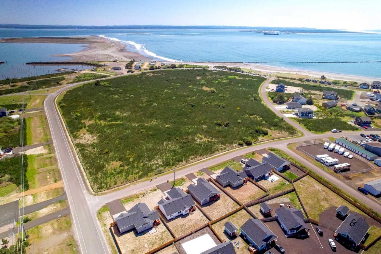 Ocean Shores Home With Game Room - Walk To Beaches! Exterior photo