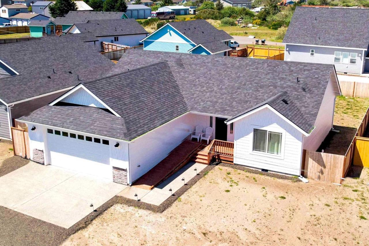 Ocean Shores Home With Game Room - Walk To Beaches! Exterior photo