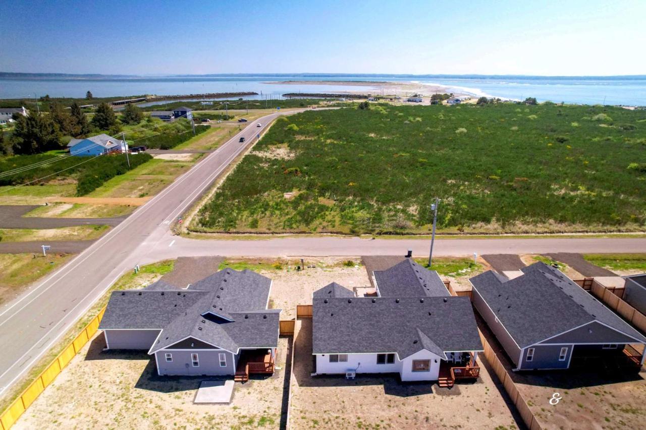 Ocean Shores Home With Game Room - Walk To Beaches! Exterior photo