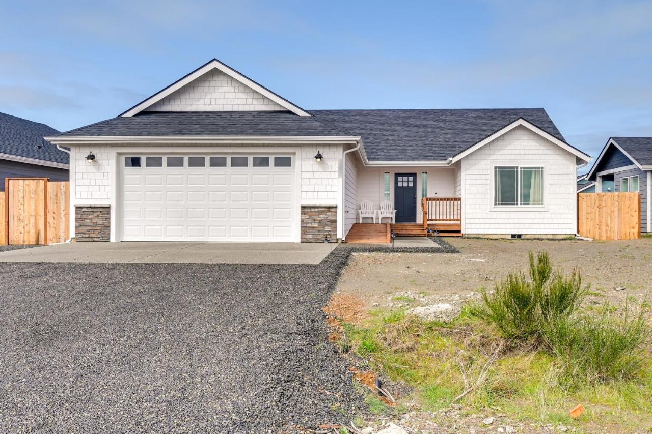 Ocean Shores Home With Game Room - Walk To Beaches! Exterior photo