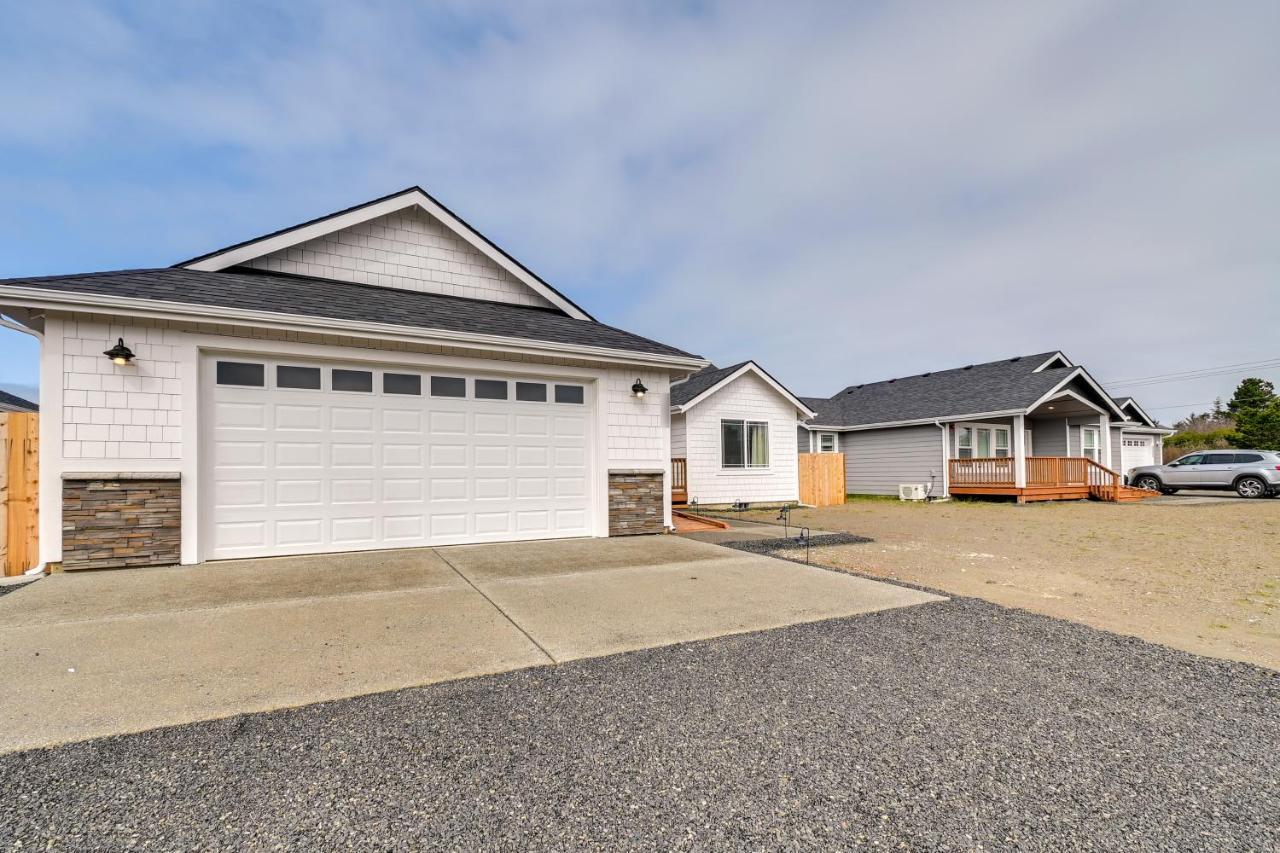 Ocean Shores Home With Game Room - Walk To Beaches! Exterior photo